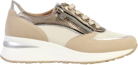 Sneakers met veters