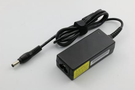 CoreParts MBA1300 netvoeding & inverter Binnen 40 W Zwart