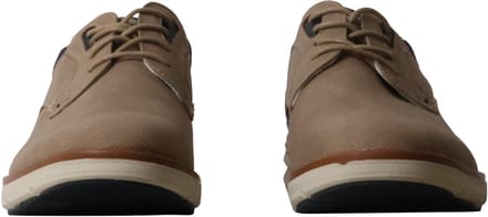 Sneakers met veters