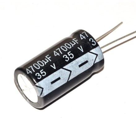 Dailygoods - Electrolytische Condensator 35V/4700uF - Aluminium Capacitor 18x32mm
