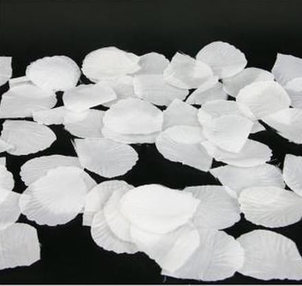500 Valentijn luxe rozen blaadjes wit -500 stuks.