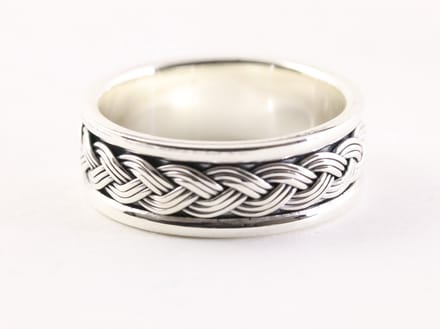 Zware zilveren ring met vlechtmotief - maat 22