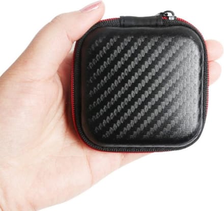 Oortjes Zipper Case – Carbon Zwart – Opbergtas met Rits – 7.5*7.5 cm