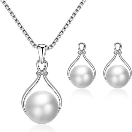 Ensemble Collier Boucles d'Oreilles pour Femmes Simple Élégant Tempérament Alliage Chaîne Argentée Collier de Perles et white
