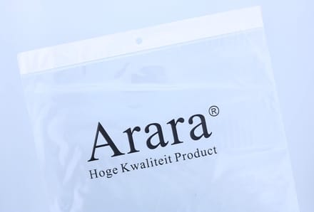 Arara Hoes Geschikt voor Samsung Galaxy Tab A8 (2021/2022) Tri-Fold tablethoes + tempered glass screenprotector - Goud