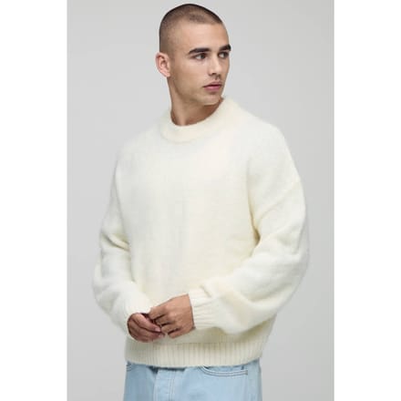 Boxy pasvorm geborstelde verlengde nek gebreide trui | Ecru | Size Medium