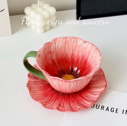 Keramische Bloemvormige Kop & Schotel – Handgemaakt - 250 ml - Rood