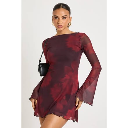 boohoo Dames Vervaagde bloemdruk meshjurk met uitlopende mouwen | Rood | Maat: 36