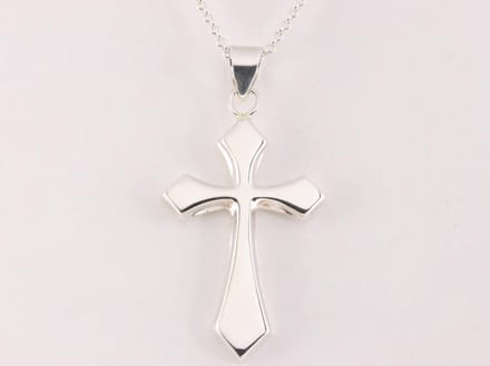 Hoogglans zilveren kruishanger aan ketting
