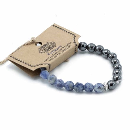 Armband met gefacetteerde edelstenen - magnetische sodaliet