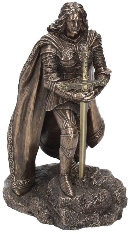 Nemesis Now Beeld/figuur - Sword in the Stone - Briefopener - Gebronsd Beeld - Koning Arthur - 21cm