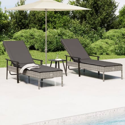vidaXL - Ligbedden - 2 - st - met - tafel - en - kussens - poly - rattan - grijs