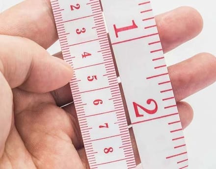 1 stuk Meetlint - Flexibel - Wit - 150 cm - 1.1 cm breed - Centimeter en inch meetlint -dubbele maat
