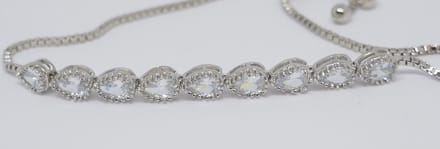 Druppel armband | met steentjes | zilver gekleurd