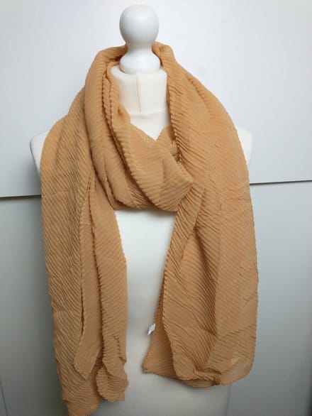 Geplooide dames sjaal Yacintha met mousseline effect abrikoos