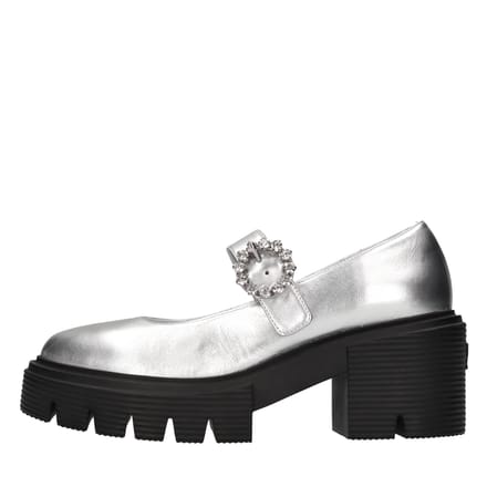 Stuart Weitzman Lage schoenen Zilver