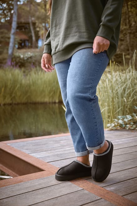 Yours Zwarte Muiltjes Van Imitatiesuède Met Borduursel In Extra Brede Eeepasvormsize 41EEE