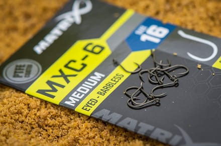 Matrix MXC-6 Barbless - Eyed (10 pcs)