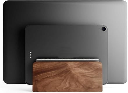 Famanu - Verticale laptopstandaard - Walnoot hout - Dubbele sleuf - Premium bureauhouder