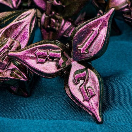Metalen Dobbelstenen Set Paars Rood Blad Ontwerp voor Rollenspellen