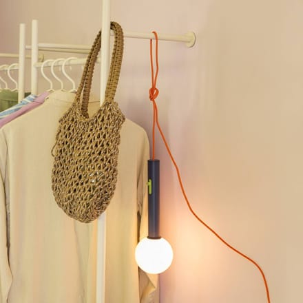 Hübsch LED wandlamp Talk, blauw/oranje, lengte 30 cm, ijzer/glas