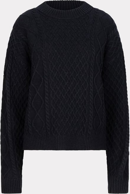 Sweater cable short