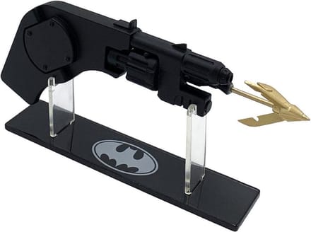 DC Comics: Batman 1989 - Grapple Launcher Scaled Prop Replica