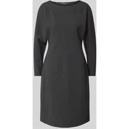 Knielange jurk met ronde hals, model 'Quilomena'