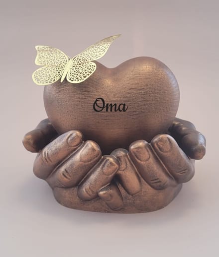 Urn hart in handen - oma - 450 ml - brons