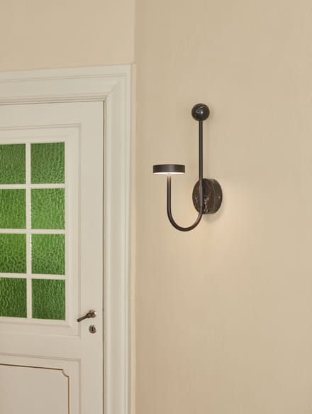 AYTM Grasil LED wandlamp, zwart, marmer, stekker, 54 cm