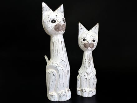 Set van 2 staande houten katten - whitewash - 37 cm en 31 cm