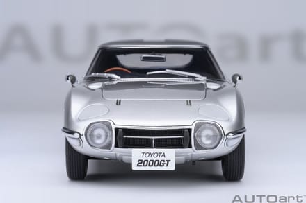AUTOart 1/18 Toyota 2000GT - 1967, Silver