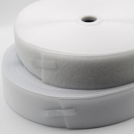 25 Meter OPNAAIBARE KLITTENBAND, Breedte 50MM, Kleur WIT