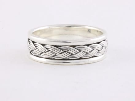 Zilveren ring met vlechtmotief - maat 16