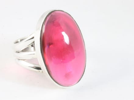 Grote ovale zilveren ring met granaat - maat 21