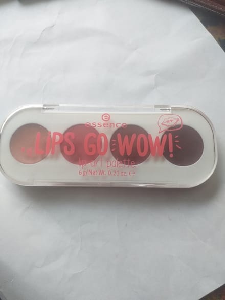 Essence lips go wow! Lip art palette 01 show 'em your style!