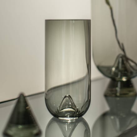 AYTM Vaas Glacies, rookgrijs, hoogte 29 cm, glas, mondgeblazen