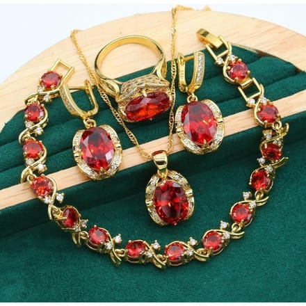 Ensemble de bijoux en zircon incrusté de diamants Dames Accessoires romantiques Mode Luxe Haut de gamme Lumière 10 yards beige