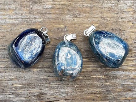 Edelsteen blauwe Kyaniet hanger
