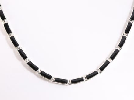 Zilveren collier met onyx