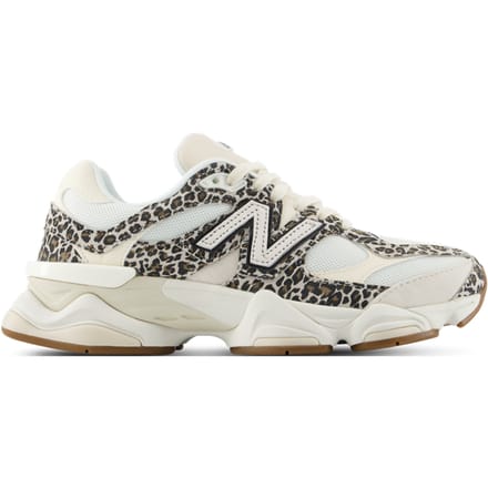 New Balance 9060 Sneakers Dames - Beige - Maat 37 - Leer