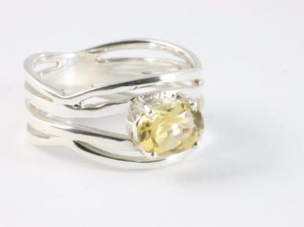 Opengewerkte zilveren ring met citrien - maat 18