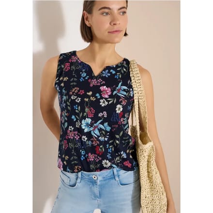 Top met gespleten hals en rimpels