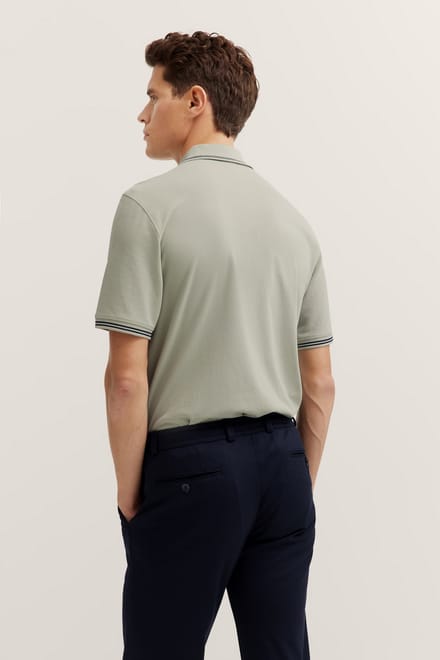 Bugatti Herren Polo met contrasterende strepen en borduursel op de borst