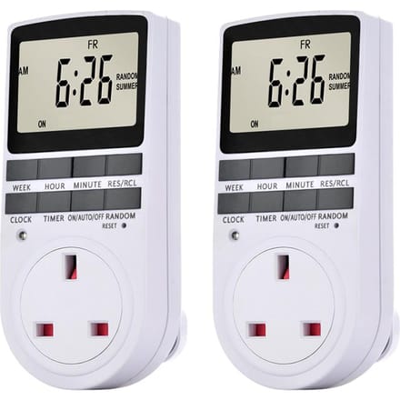 Pakket van 2 digitale plug-in timer-aansluiting LCD-scherm 10 programmeerbare schakelprogramma's 24 uur en 7 Pack of 2 & UK Plug