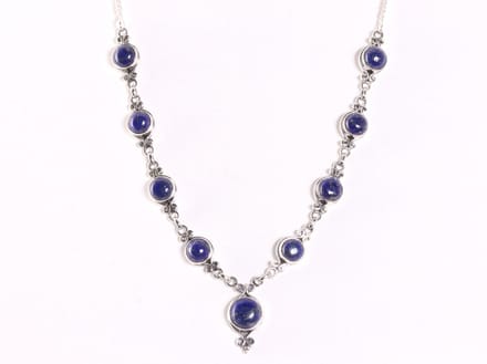 Bewerkte zilveren ketting met lapis lazuli