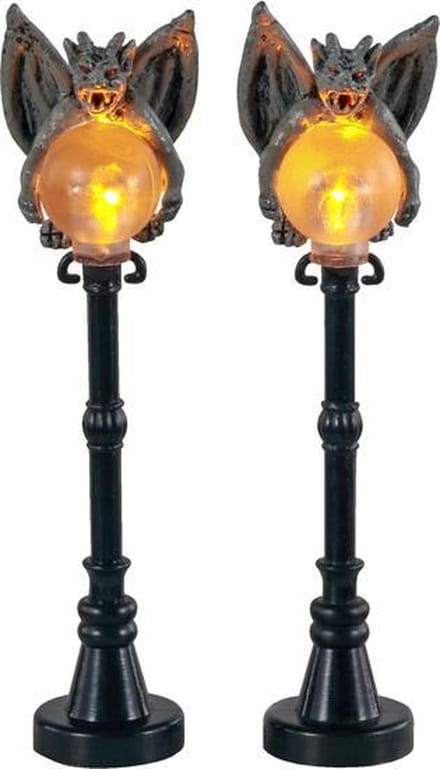 Lemax - Gargoyle Lamp Post, Set Of 2, B/o (4.5v) - Kersthuisjes & Kerstdorpen