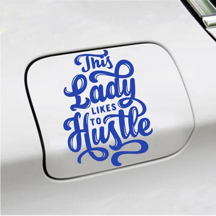 Bumpersticker - This Lady Likes To Hustle - 13,8 X 10,3 - Blauw