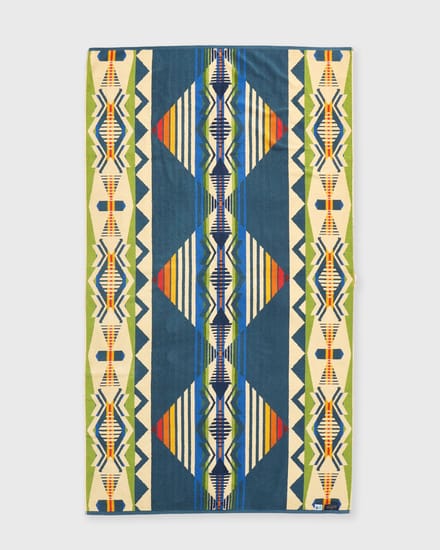 OVERSIZED JACQUARD SPA TOWEL