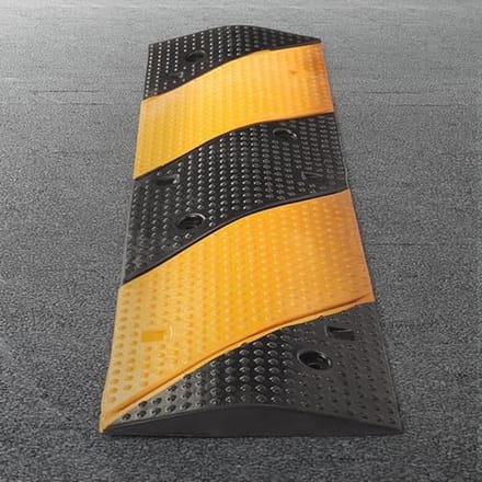 Rubberen Rijbaandrempel - Antislip Vloerdrempel 1m met Snelheidsbegrenzing